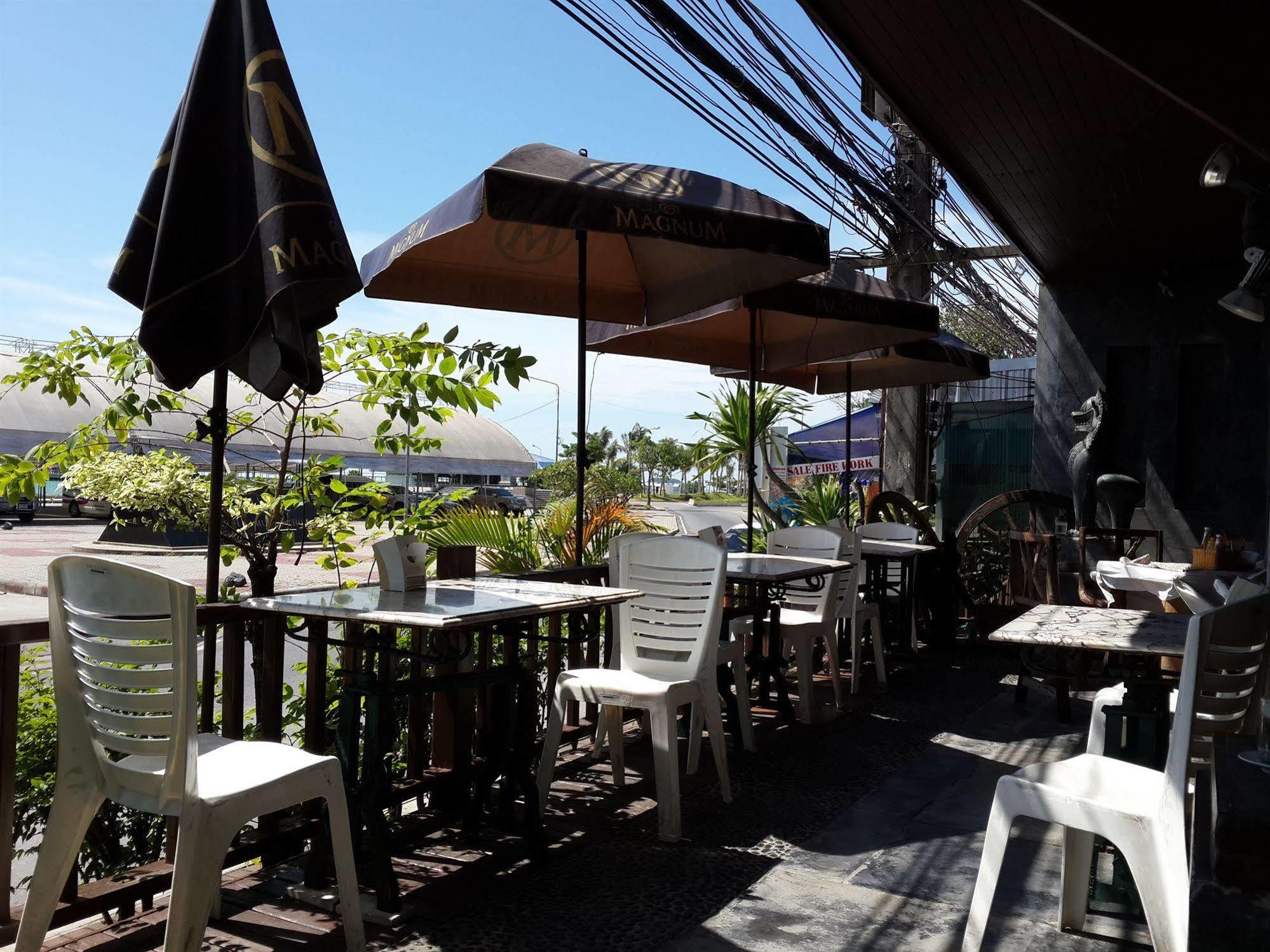 Coffee Island 2* Nathon